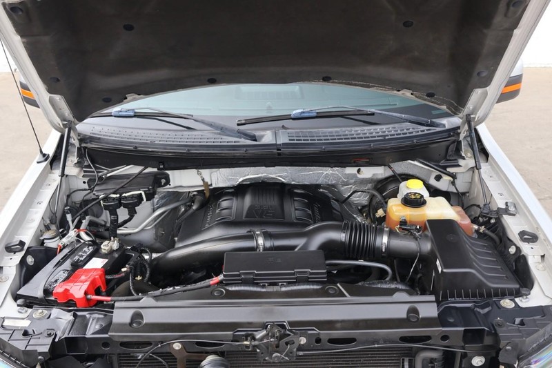 Ford F-150 Vehicle Full-screen Gallery Image 15