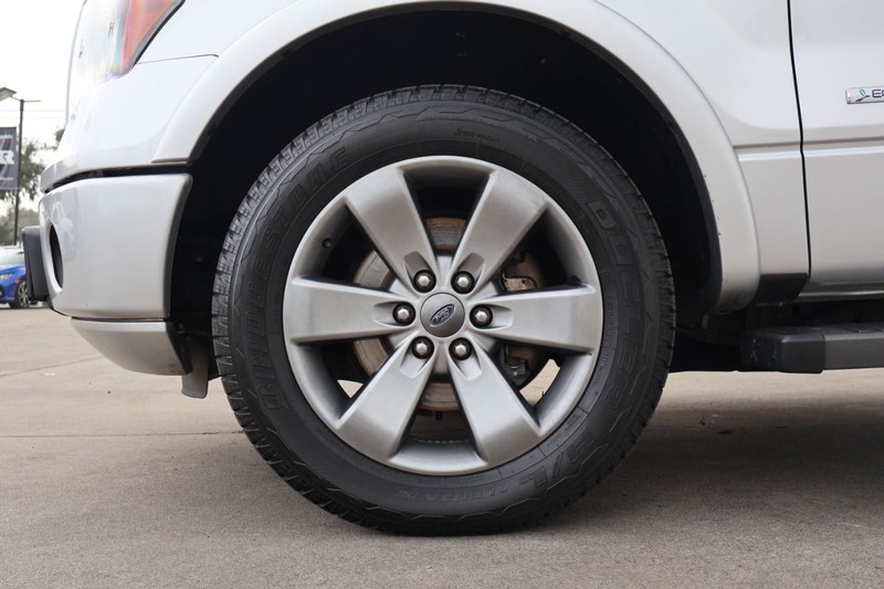 Ford F-150 Vehicle Full-screen Gallery Image 16