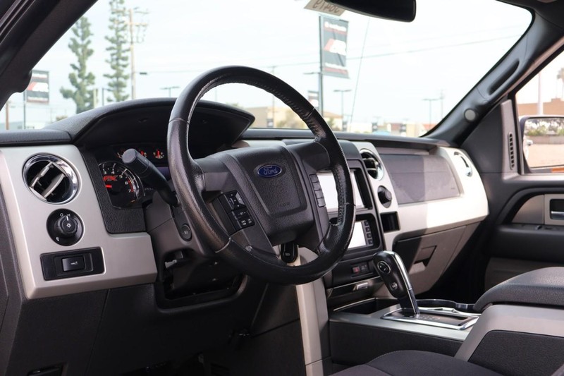 Ford F-150 Vehicle Full-screen Gallery Image 19
