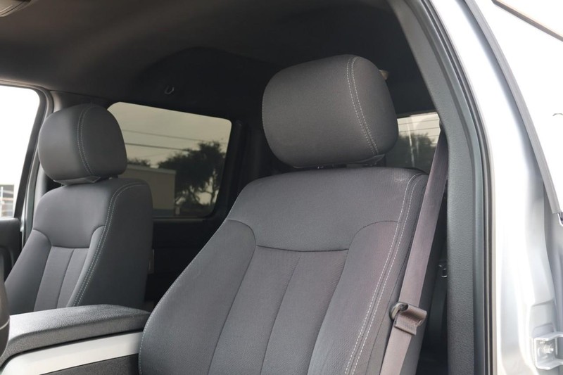 Ford F-150 Vehicle Full-screen Gallery Image 21