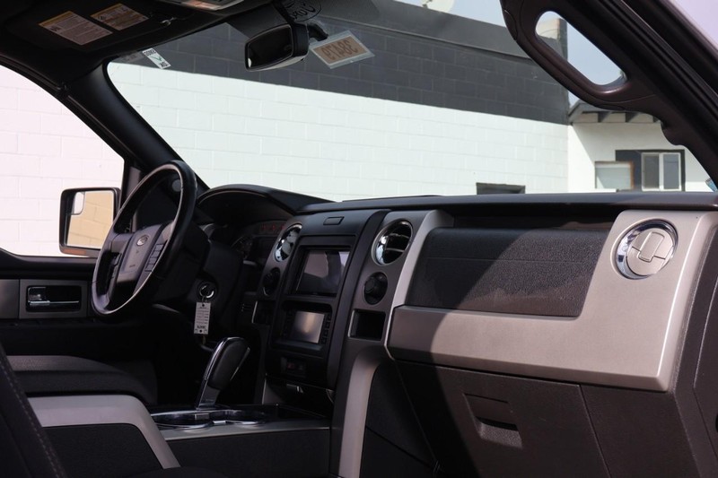 Ford F-150 Vehicle Full-screen Gallery Image 22