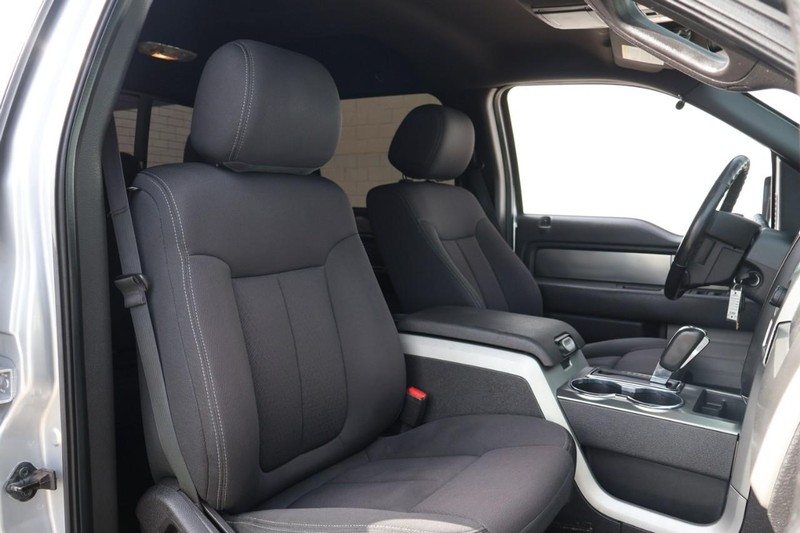 Ford F-150 Vehicle Full-screen Gallery Image 23