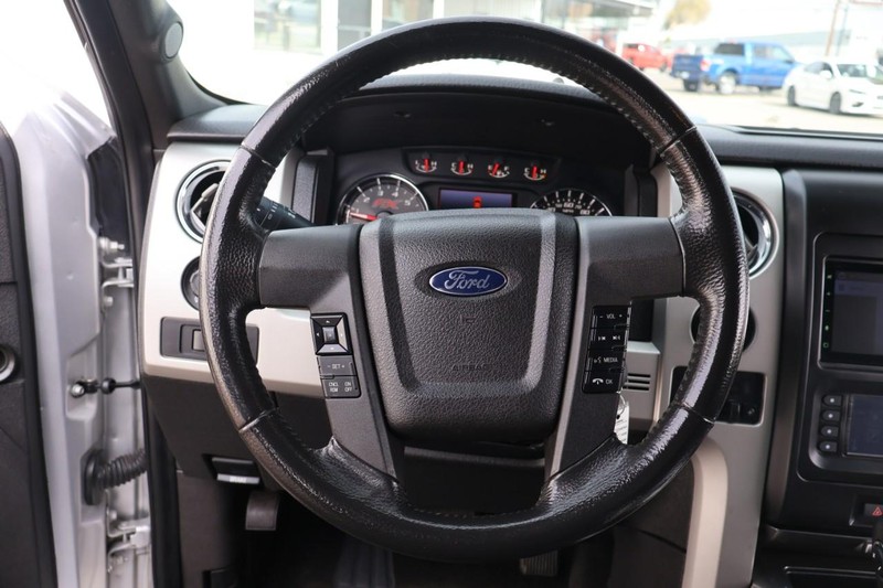 Ford F-150 Vehicle Full-screen Gallery Image 27
