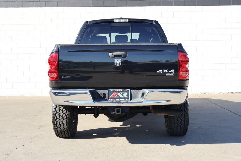 Dodge Ram 2500 Vehicle Full-screen Gallery Image 06