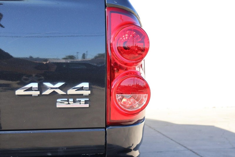 Dodge Ram 2500 Vehicle Full-screen Gallery Image 07