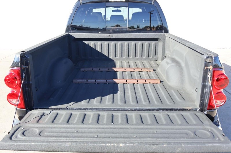 Dodge Ram 2500 Vehicle Full-screen Gallery Image 08