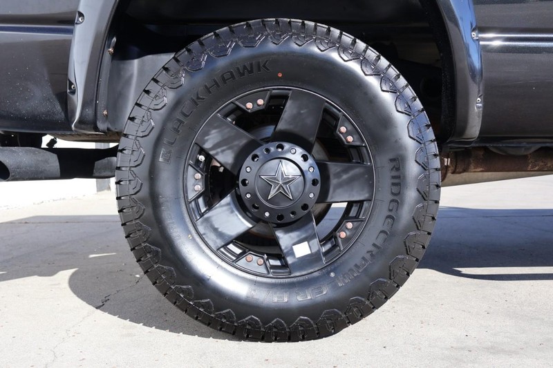 Dodge Ram 2500 Vehicle Full-screen Gallery Image 14