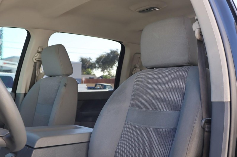 Dodge Ram 2500 Vehicle Full-screen Gallery Image 20