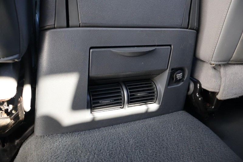 Dodge Ram 2500 Vehicle Full-screen Gallery Image 25