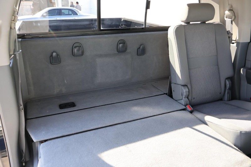 Dodge Ram 2500 Vehicle Full-screen Gallery Image 26