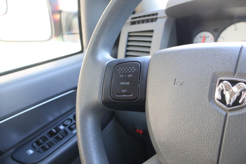 Dodge Ram 2500 Vehicle Full-screen Gallery Image 31