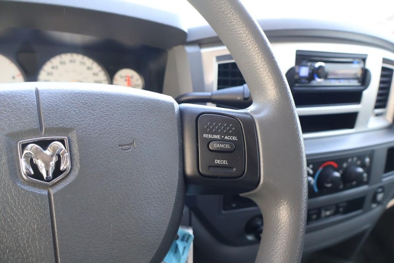 Dodge Ram 2500 Vehicle Full-screen Gallery Image 32