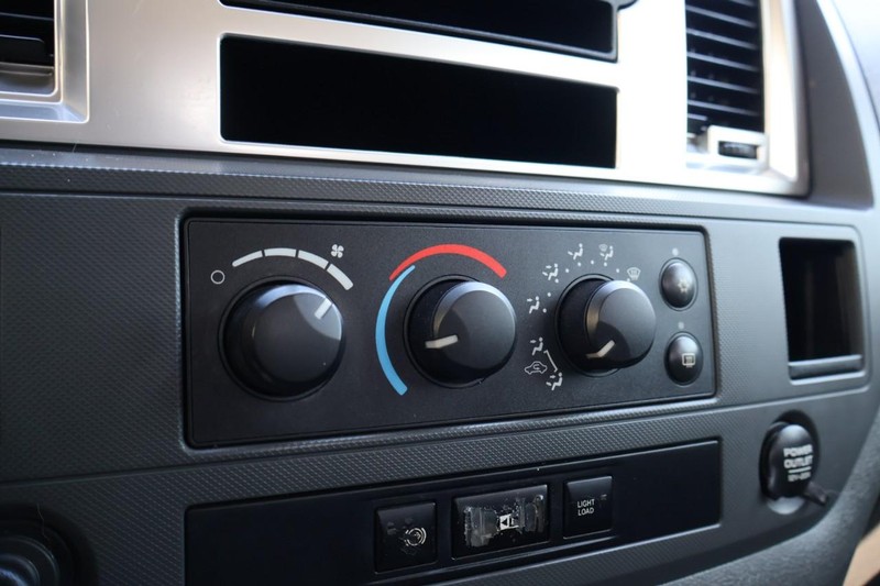 Dodge Ram 2500 Vehicle Full-screen Gallery Image 34