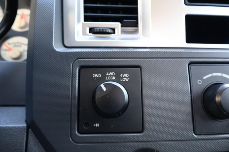 Dodge Ram 2500 Vehicle Full-screen Gallery Image 35