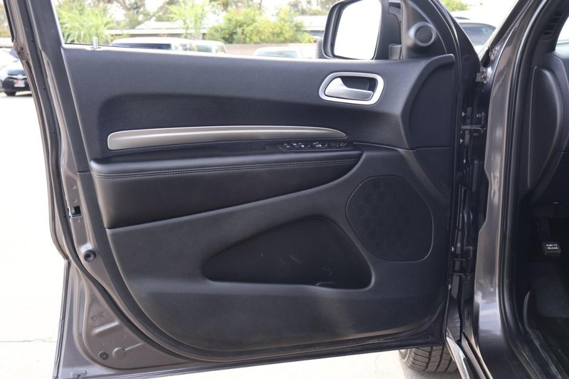 Dodge Durango Vehicle Full-screen Gallery Image 15