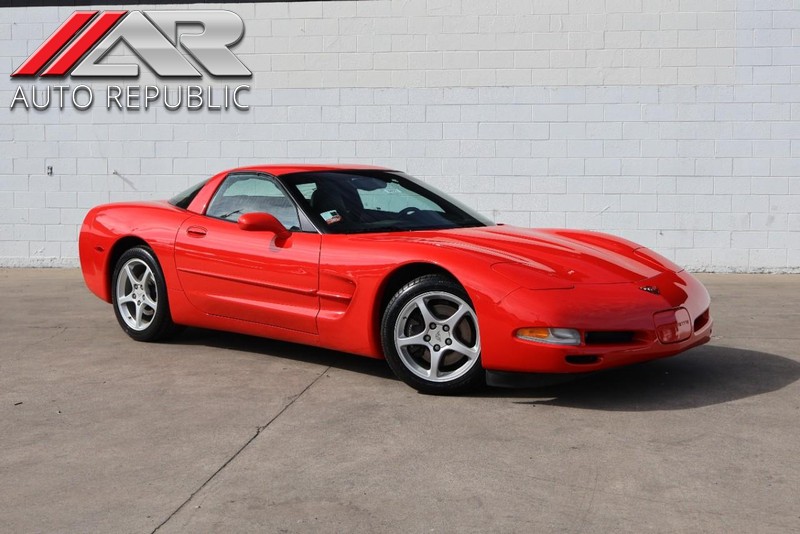 Chevrolet Corvette Vehicle Full-screen Gallery Image 01