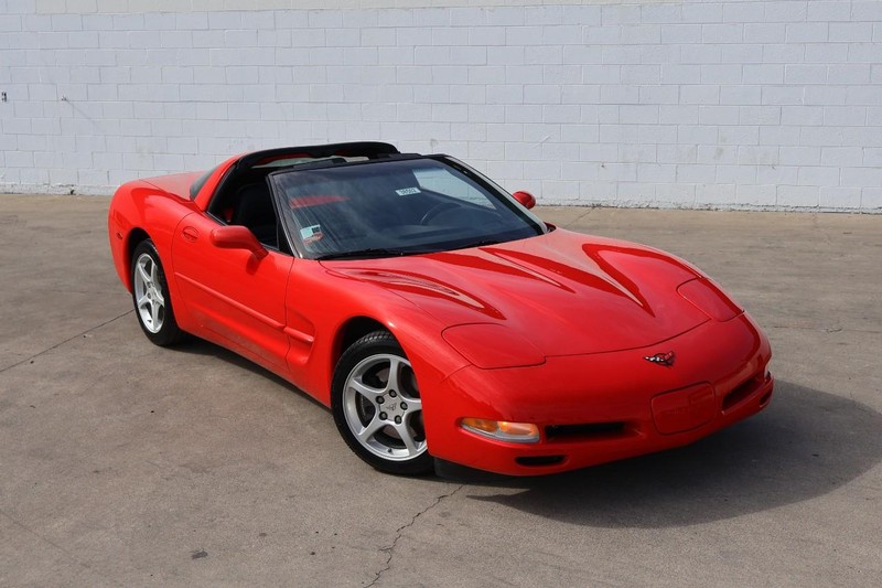 Chevrolet Corvette Vehicle Full-screen Gallery Image 02