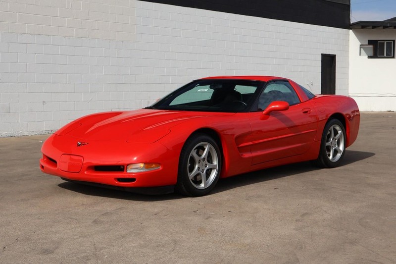 Chevrolet Corvette Vehicle Full-screen Gallery Image 13