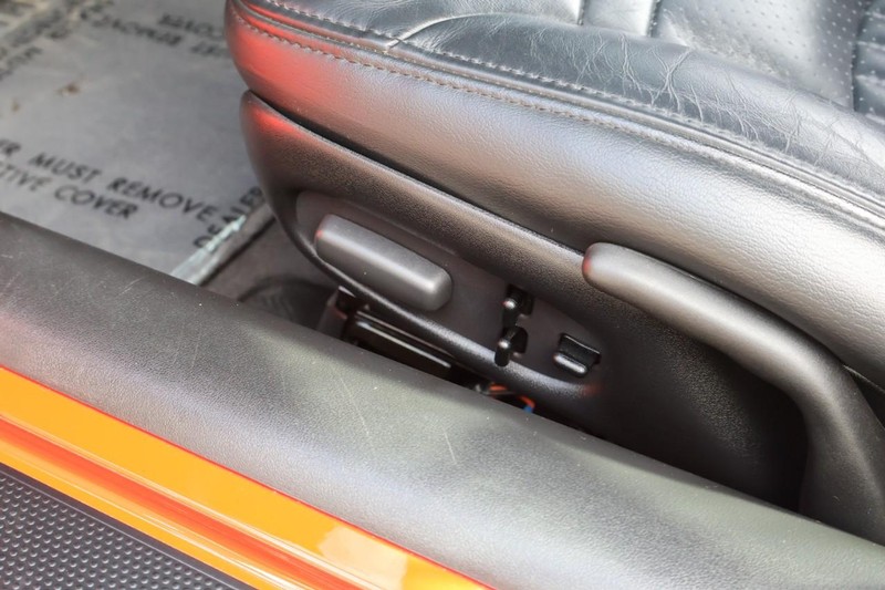 Chevrolet Corvette Vehicle Full-screen Gallery Image 19