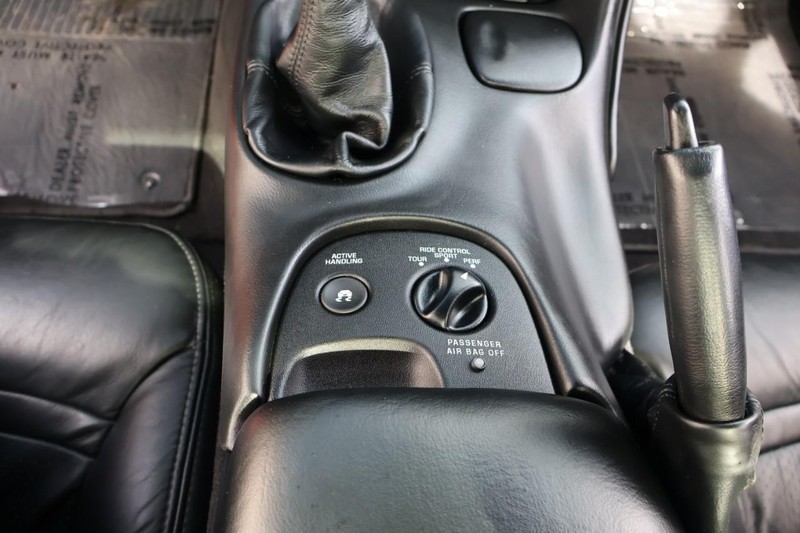 Chevrolet Corvette Vehicle Full-screen Gallery Image 34