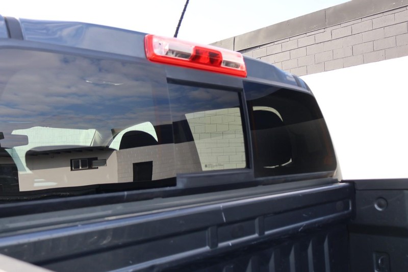 Chevrolet Colorado Vehicle Full-screen Gallery Image 10