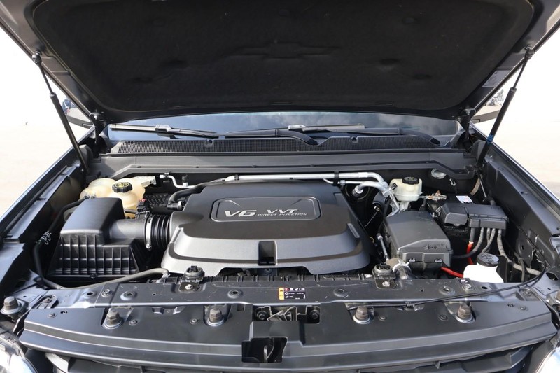 Chevrolet Colorado Vehicle Full-screen Gallery Image 14