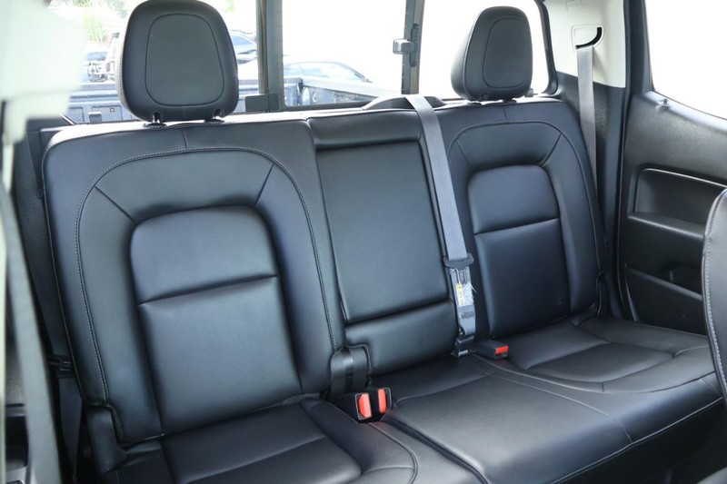 Chevrolet Colorado Vehicle Full-screen Gallery Image 23