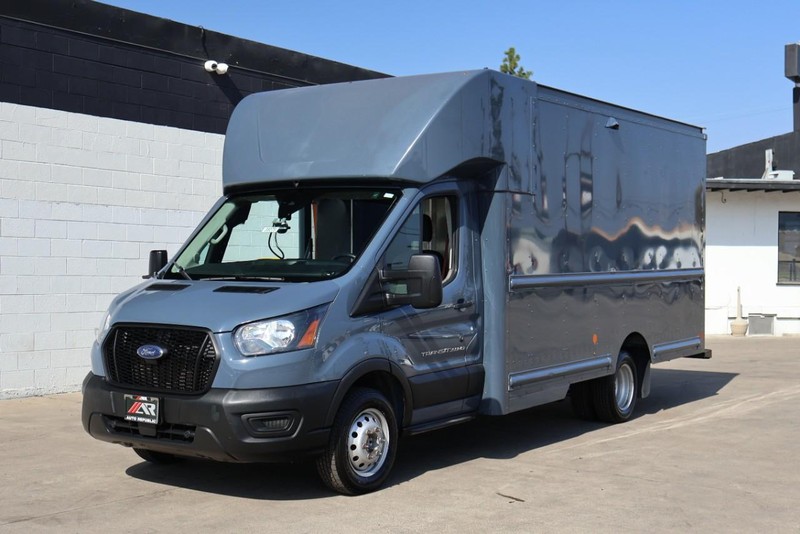 Ford Transit Cutaway Vehicle Full-screen Gallery Image 16