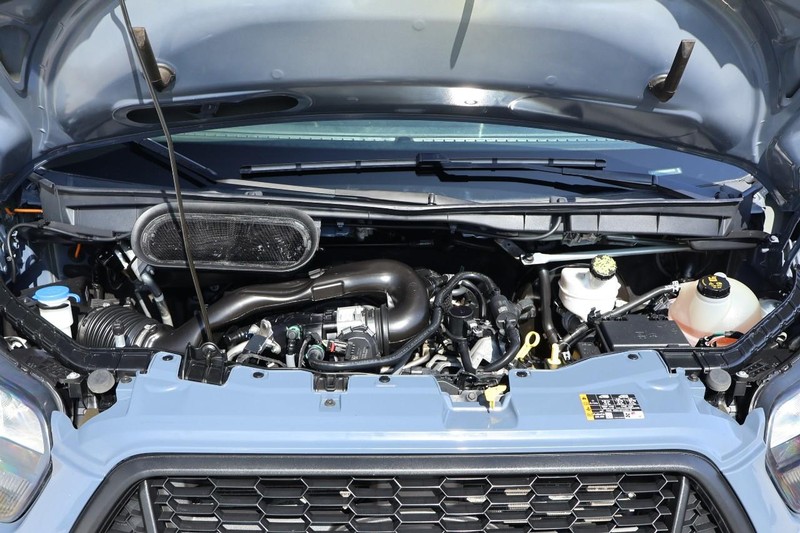 Ford Transit Cutaway Vehicle Full-screen Gallery Image 17