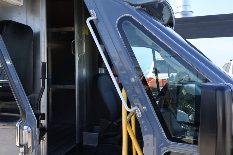 Ford Transit Cutaway Vehicle Full-screen Gallery Image 25