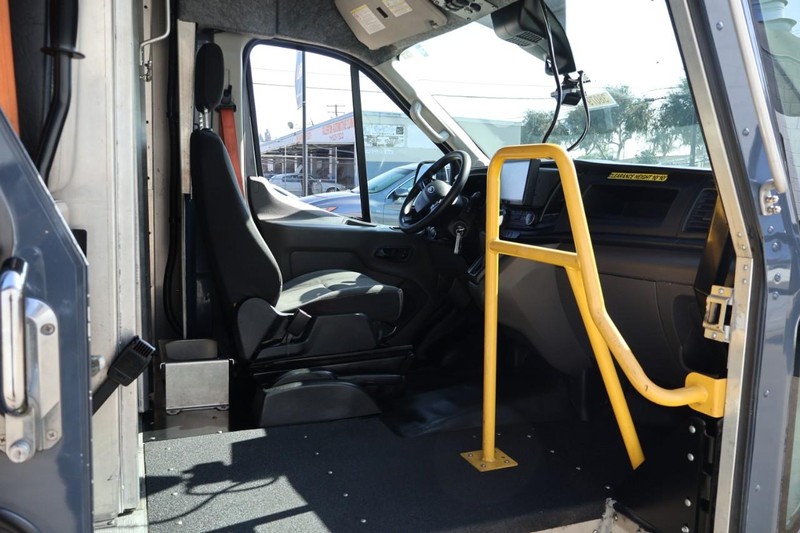 Ford Transit Cutaway Vehicle Full-screen Gallery Image 27