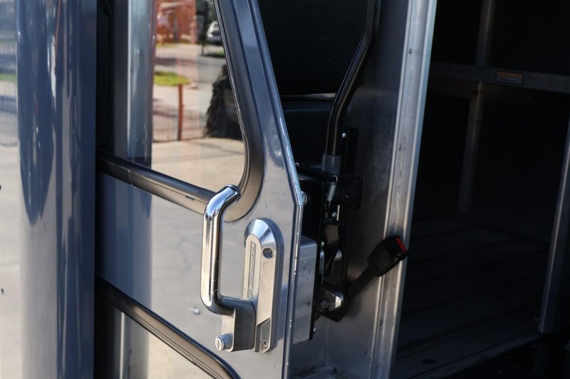 Ford Transit Cutaway Vehicle Full-screen Gallery Image 28