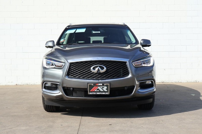 INFINITI QX60 Vehicle Full-screen Gallery Image 02