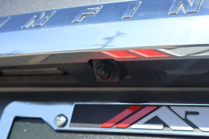 INFINITI QX60 Vehicle Full-screen Gallery Image 08