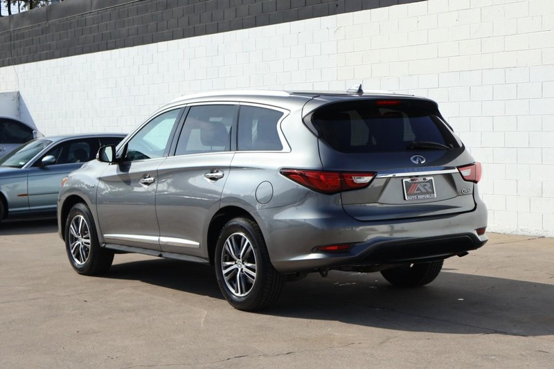 INFINITI QX60 Vehicle Full-screen Gallery Image 11