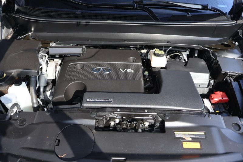 INFINITI QX60 Vehicle Full-screen Gallery Image 14