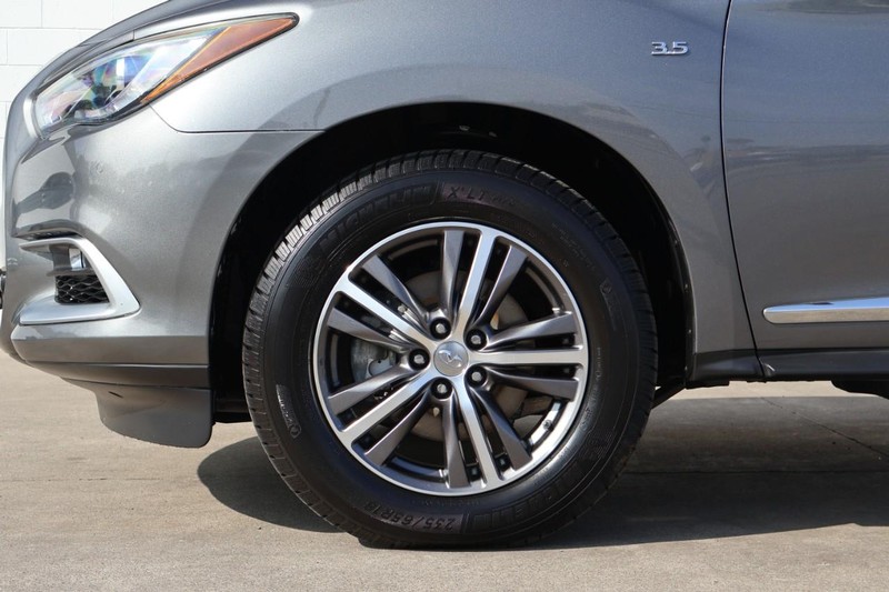 INFINITI QX60 Vehicle Full-screen Gallery Image 15