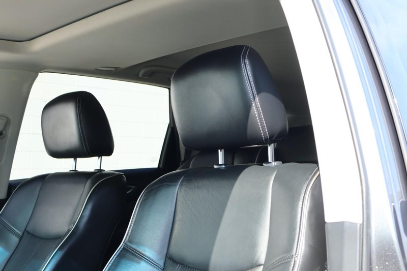 INFINITI QX60 Vehicle Full-screen Gallery Image 22