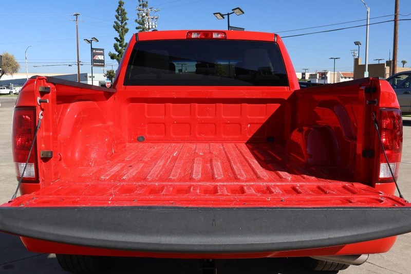 Ram 1500 Vehicle Full-screen Gallery Image 09