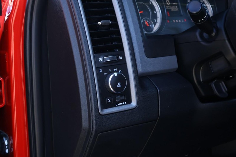 Ram 1500 Vehicle Full-screen Gallery Image 18