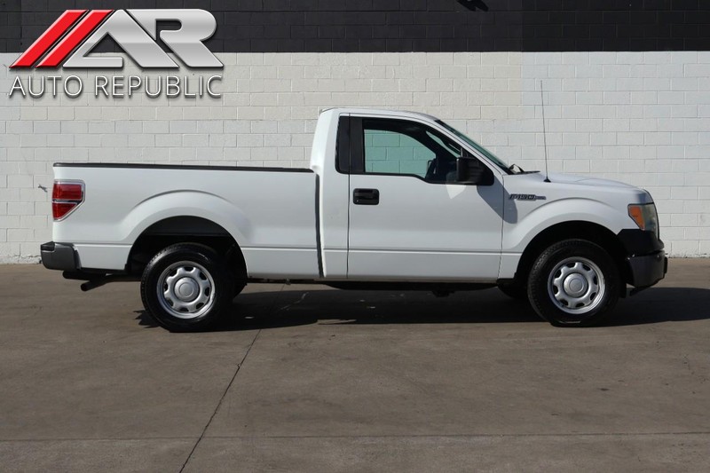 Ford F-150 Vehicle Full-screen Gallery Image 01