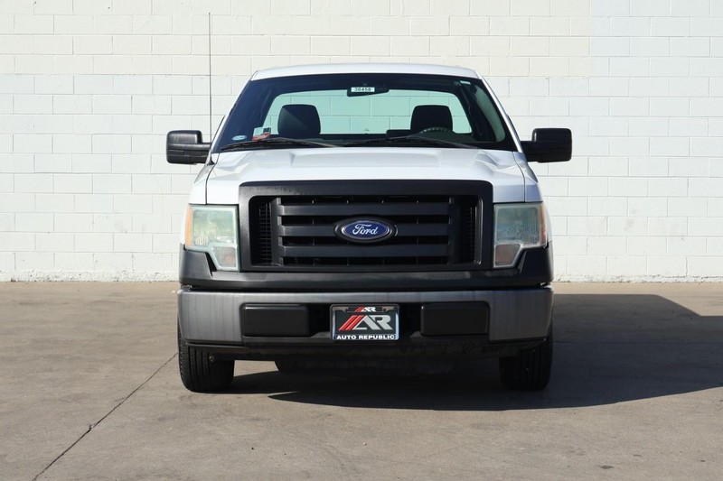Ford F-150 Vehicle Full-screen Gallery Image 03