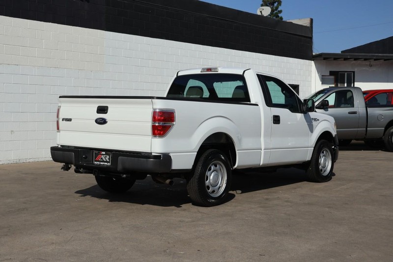 Ford F-150 Vehicle Full-screen Gallery Image 05