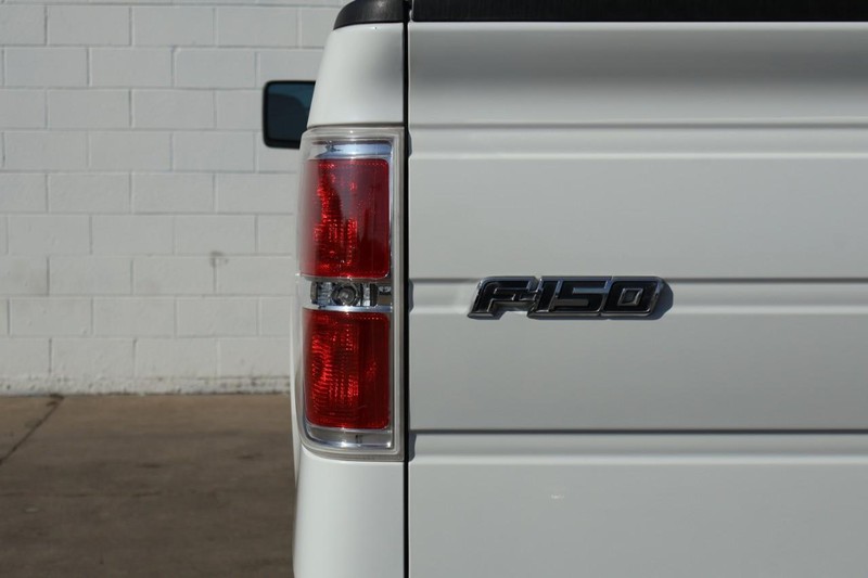 Ford F-150 Vehicle Full-screen Gallery Image 07