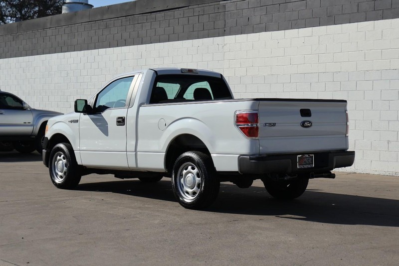 Ford F-150 Vehicle Full-screen Gallery Image 09