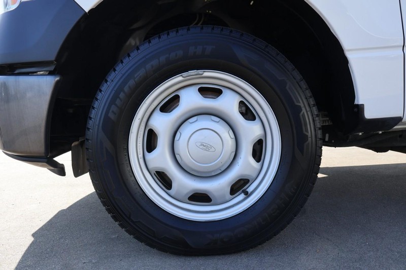 Ford F-150 Vehicle Full-screen Gallery Image 13