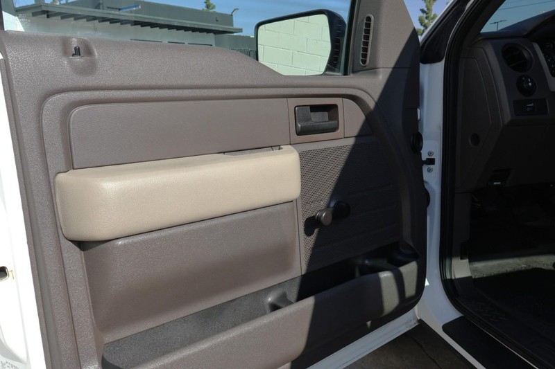 Ford F-150 Vehicle Full-screen Gallery Image 14