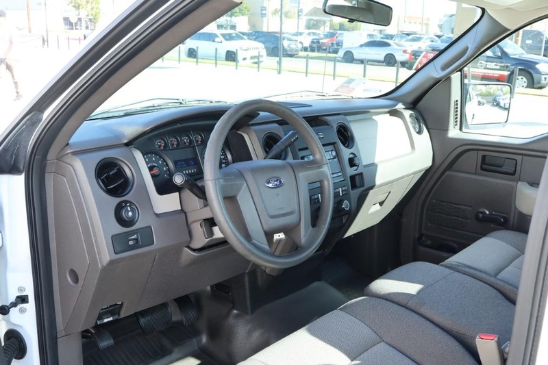 Ford F-150 Vehicle Full-screen Gallery Image 15