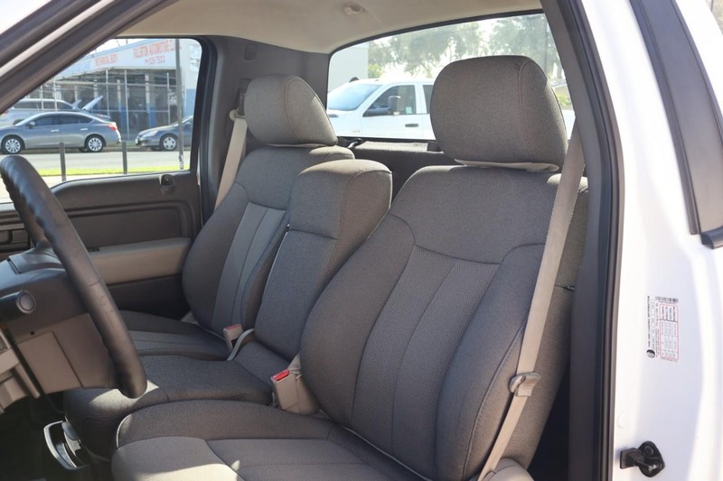 Ford F-150 Vehicle Full-screen Gallery Image 16