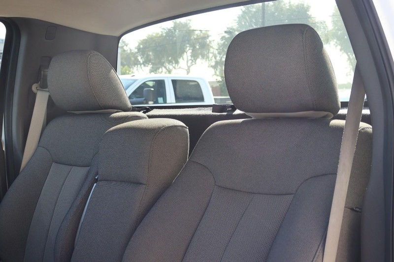 Ford F-150 Vehicle Full-screen Gallery Image 17